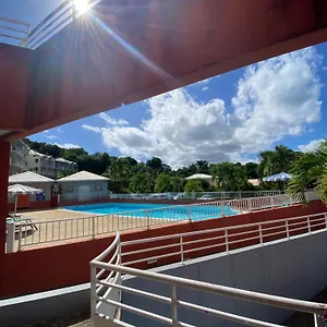 Appartement Paisible Avec Piscine, Pas Loin De La, Trinité (Tartane)